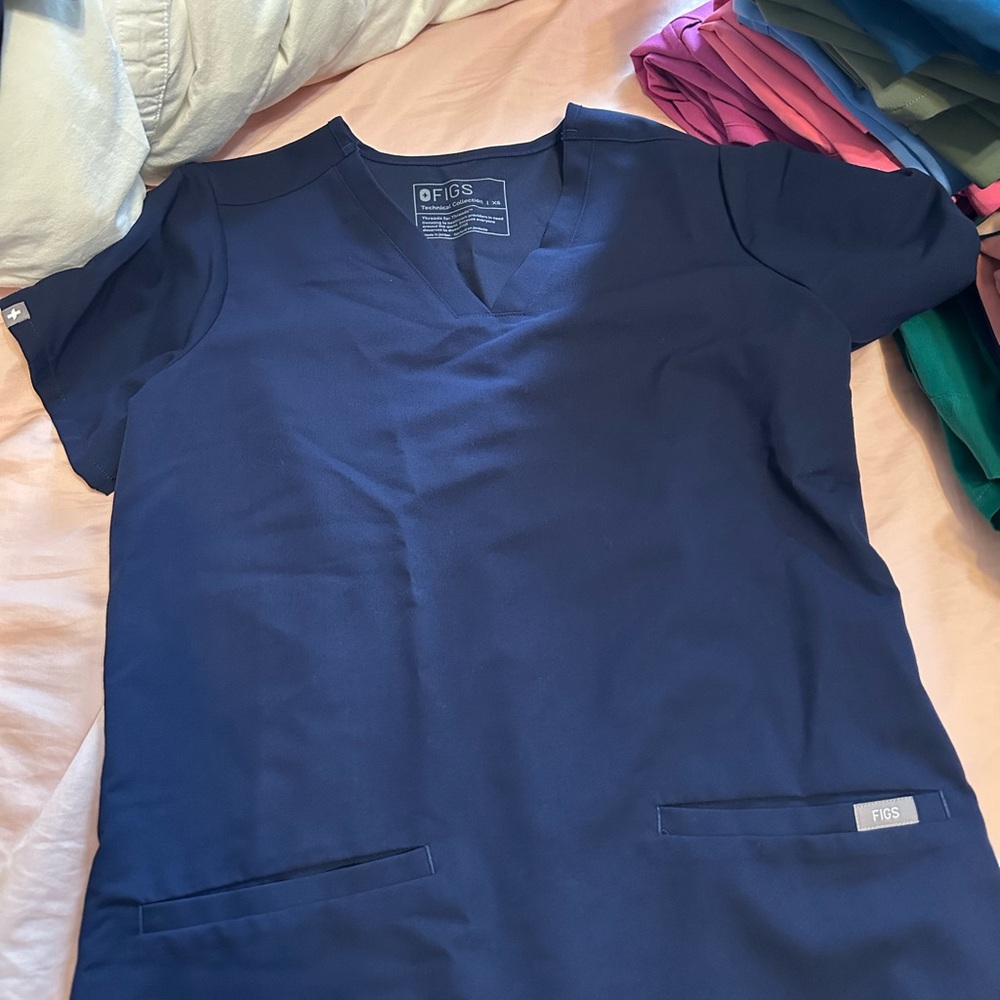FIGS CASMA NAVY TOP - XS